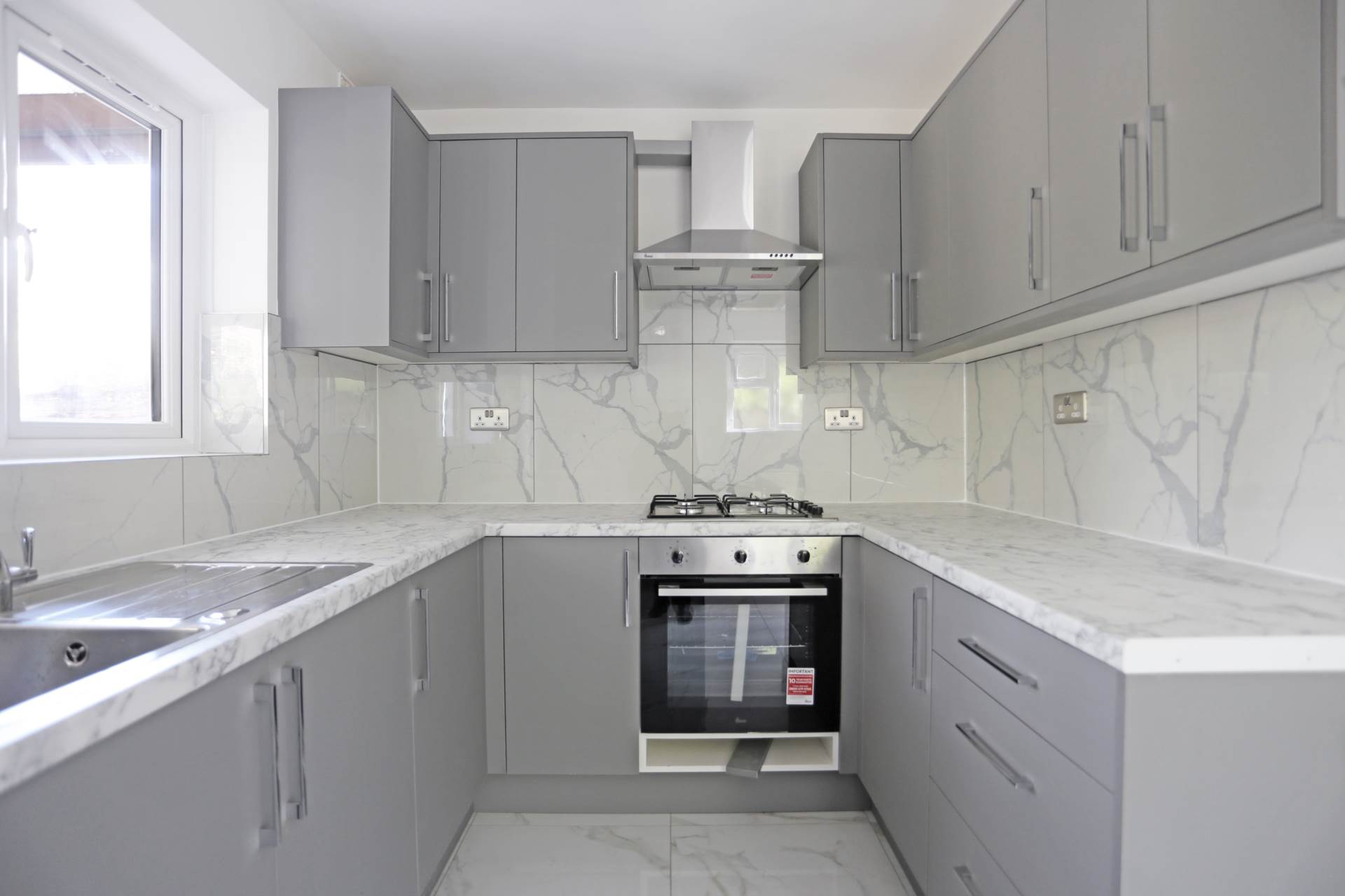Vincent Road, Dagenham, RM9, Image 2