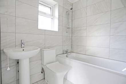 Vincent Road, Dagenham, RM9, Image 10