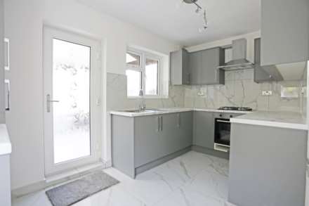 Vincent Road, Dagenham, RM9, Image 3