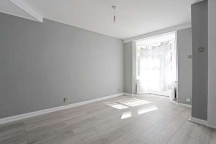 Vincent Road, Dagenham, RM9, Image 6