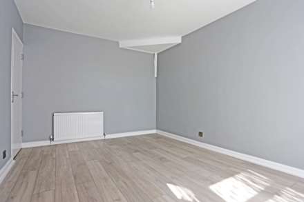 Vincent Road, Dagenham, RM9, Image 7
