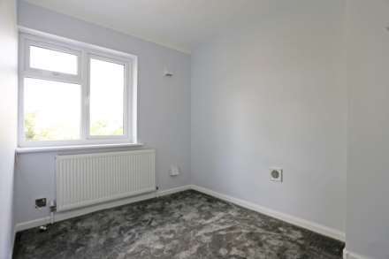 Vincent Road, Dagenham, RM9, Image 9