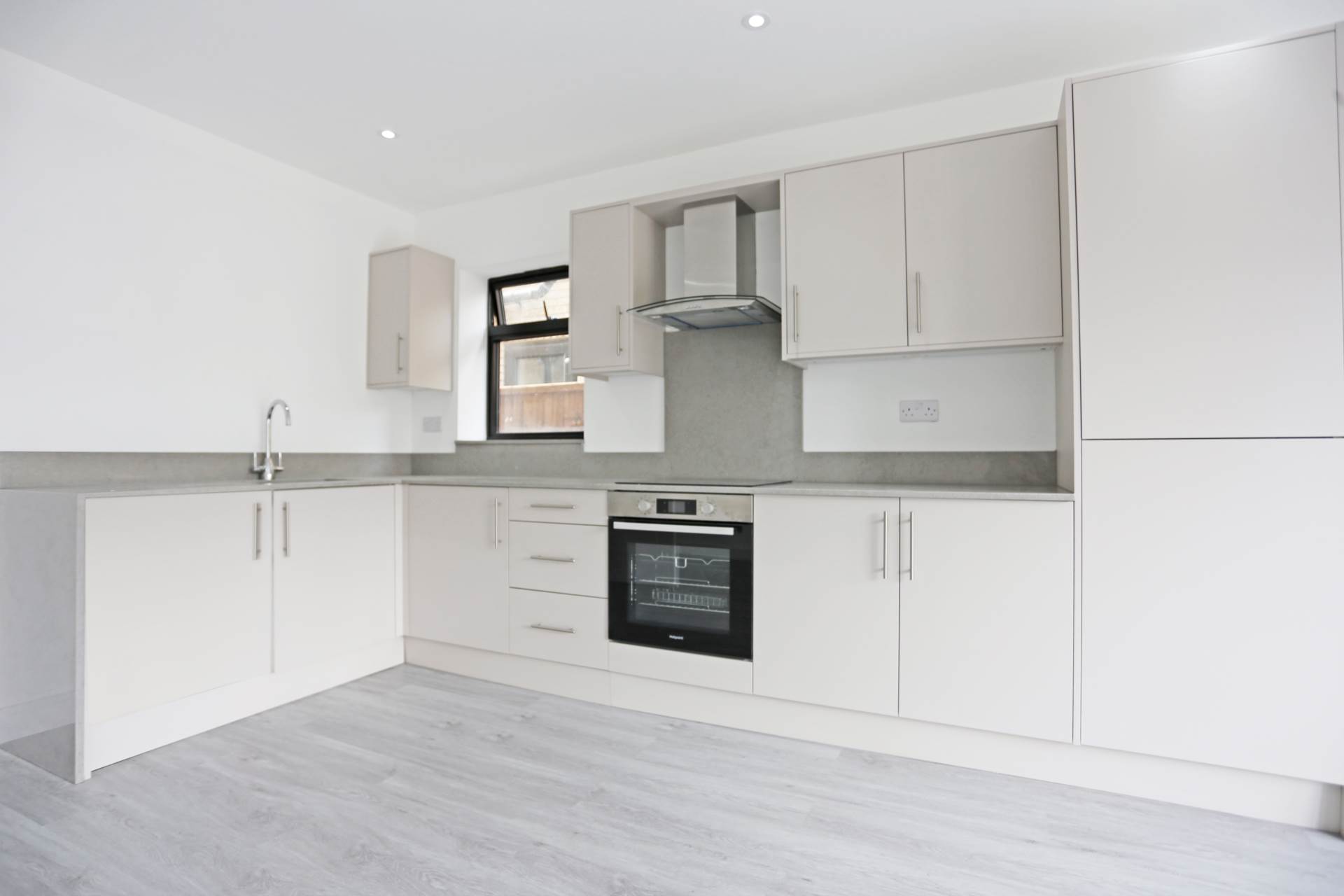 Edmund Road, Rainham, RM13, Image 3