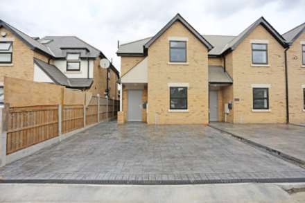 3 Bedroom Semi-Detached, Edmund Road, Rainham, RM13