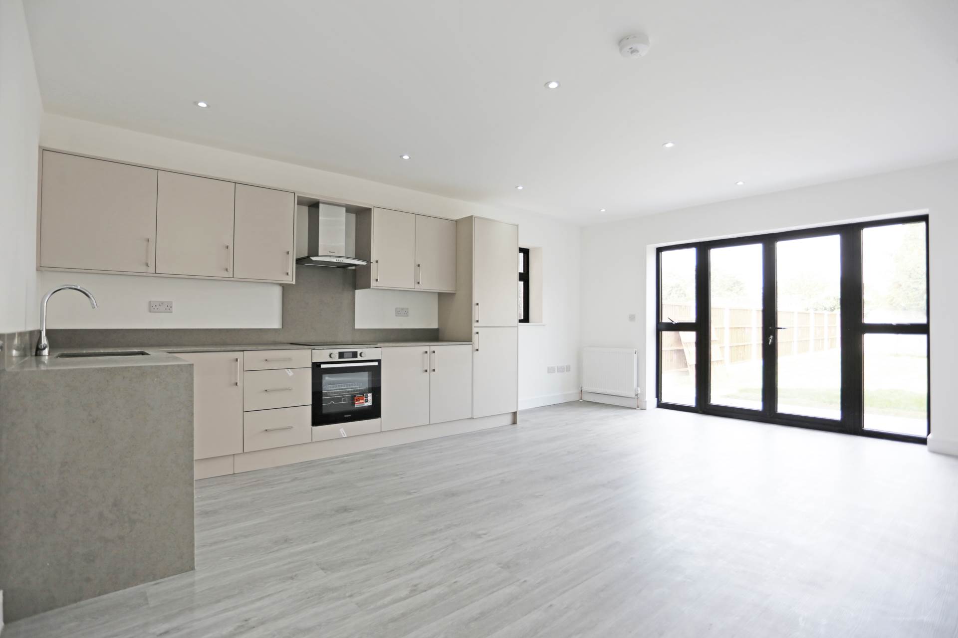 Edmund Road, Rainham, RM13, Image 3