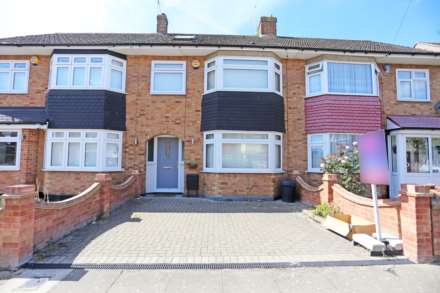 4 Bedroom Terrace, South Hall Drive, Rainham, RM13