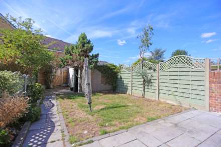South Hall Drive, Rainham, RM13, Image 15