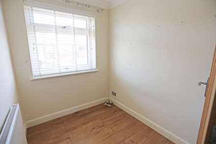 South Hall Drive, Rainham, RM13, Image 9