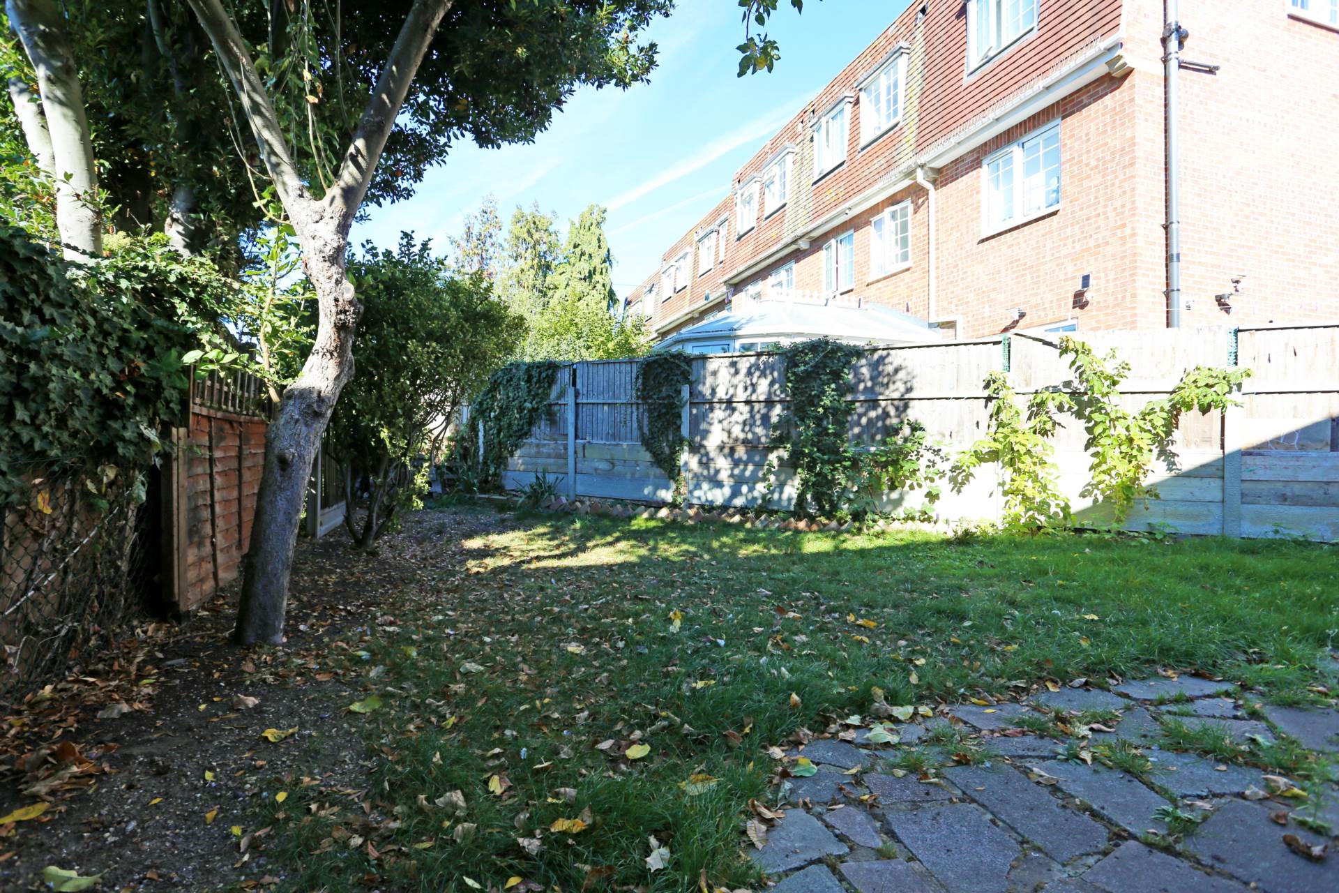 Lansbury Avenue, Chadwell Heath, RM6, Image 15