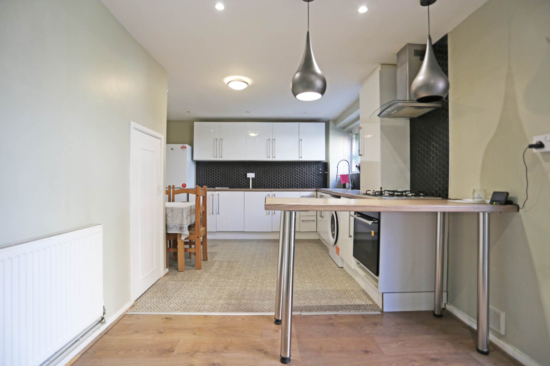 Lansbury Avenue, Chadwell Heath, RM6, Image 2