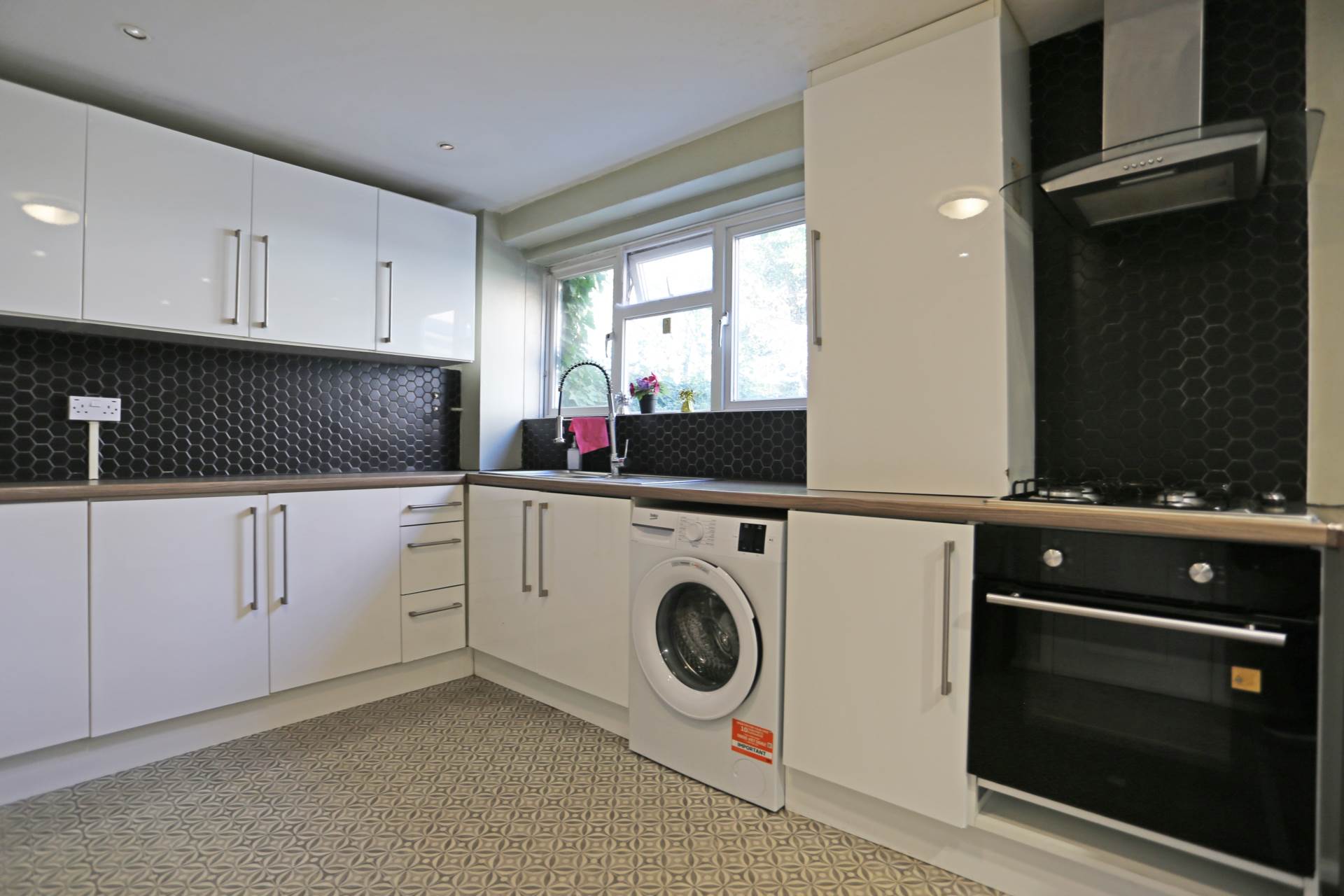 Lansbury Avenue, Chadwell Heath, RM6, Image 3