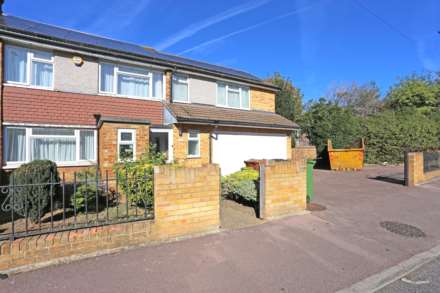 3 Bedroom End Terrace, Lansbury Avenue, Chadwell Heath, RM6