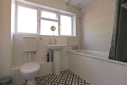 Lansbury Avenue, Chadwell Heath, RM6, Image 13