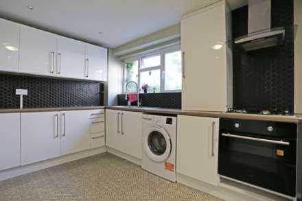 Lansbury Avenue, Chadwell Heath, RM6, Image 3