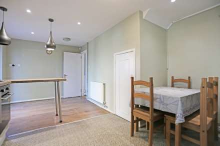 Lansbury Avenue, Chadwell Heath, RM6, Image 4