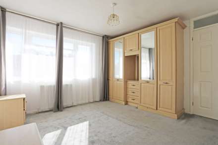 Lansbury Avenue, Chadwell Heath, RM6, Image 9