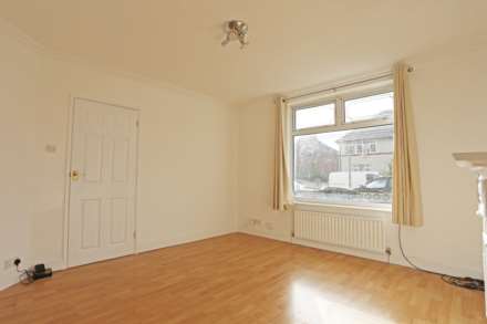 Cotesmore Gardens, Dagenham, RM8, Image 3