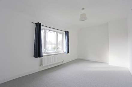 Cotesmore Gardens, Dagenham, RM8, Image 4
