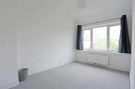 Cotesmore Gardens, Dagenham, RM8, Image 5