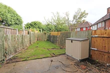 Cotesmore Gardens, Dagenham, RM8, Image 7