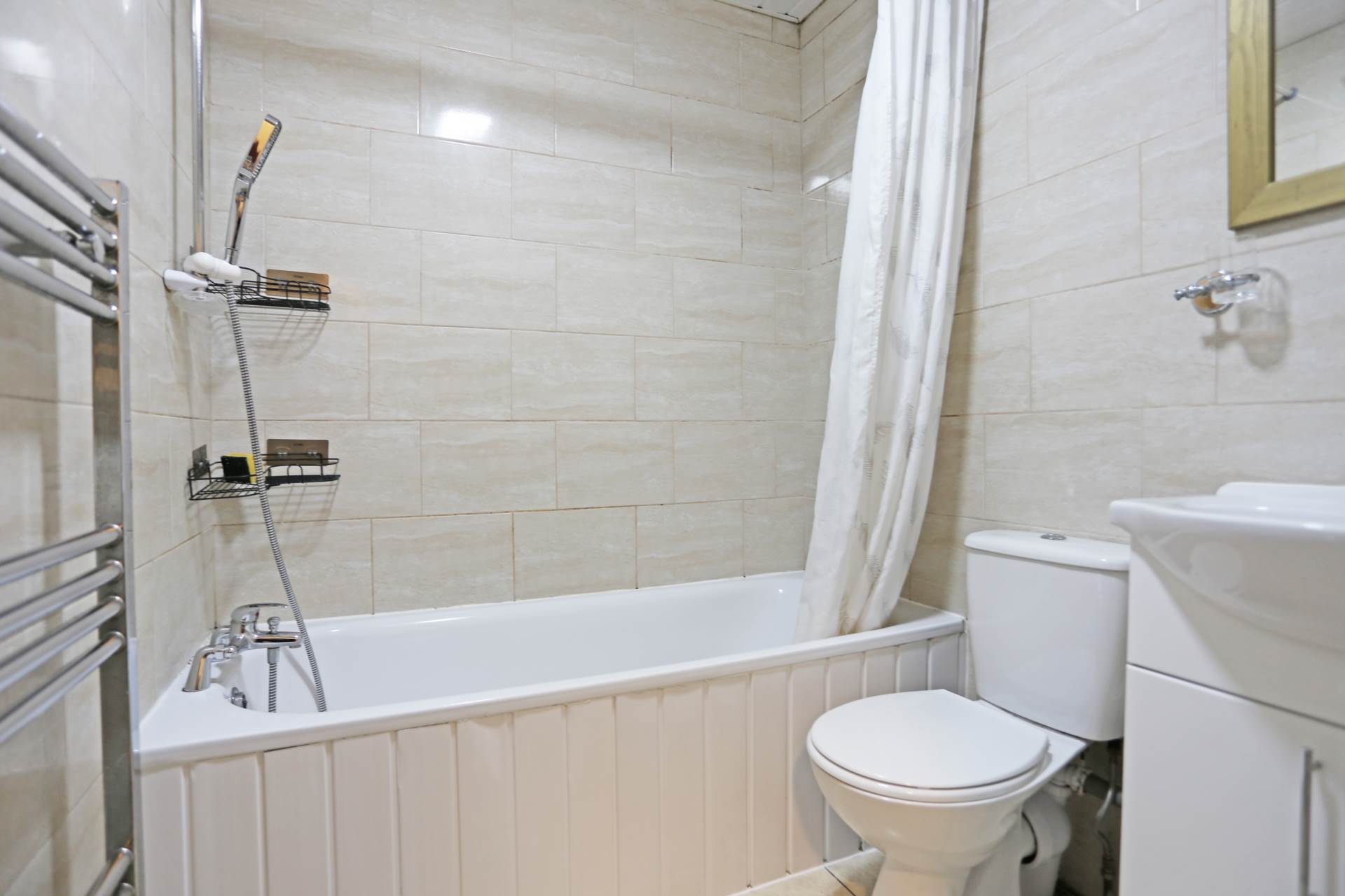 Quebec Road, Gants Hill, Newbury Park, IG2, Image 8