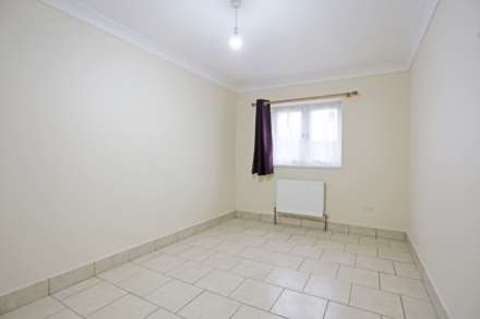 Quebec Road, Gants Hill, Newbury Park, IG2, Image 6