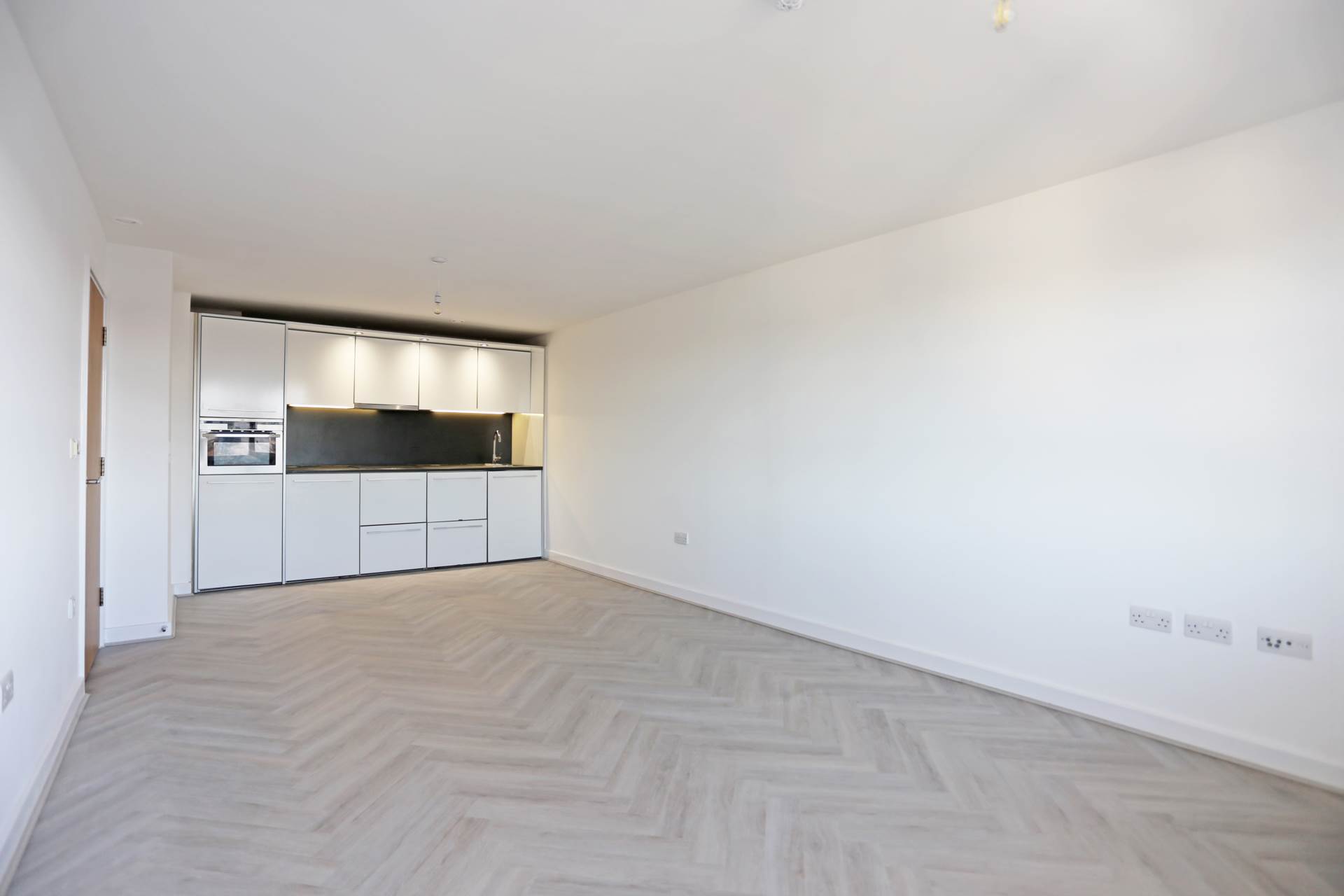 High Road, Chadwell Heath, Image 2