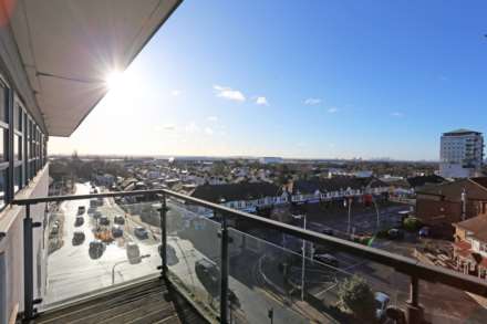 High Road, Chadwell Heath, Image 10