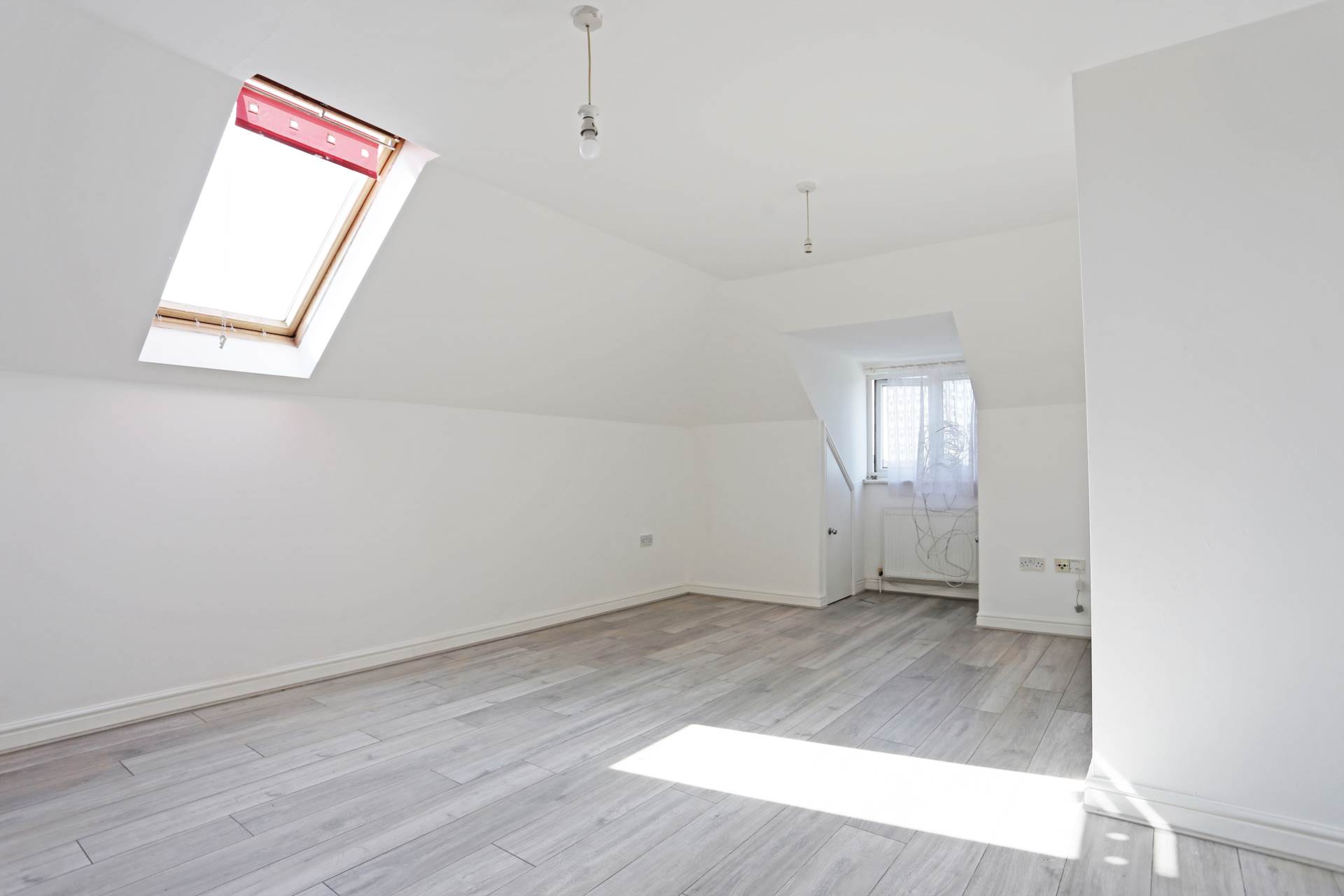 New Road, Rainham, RM13, Image 4