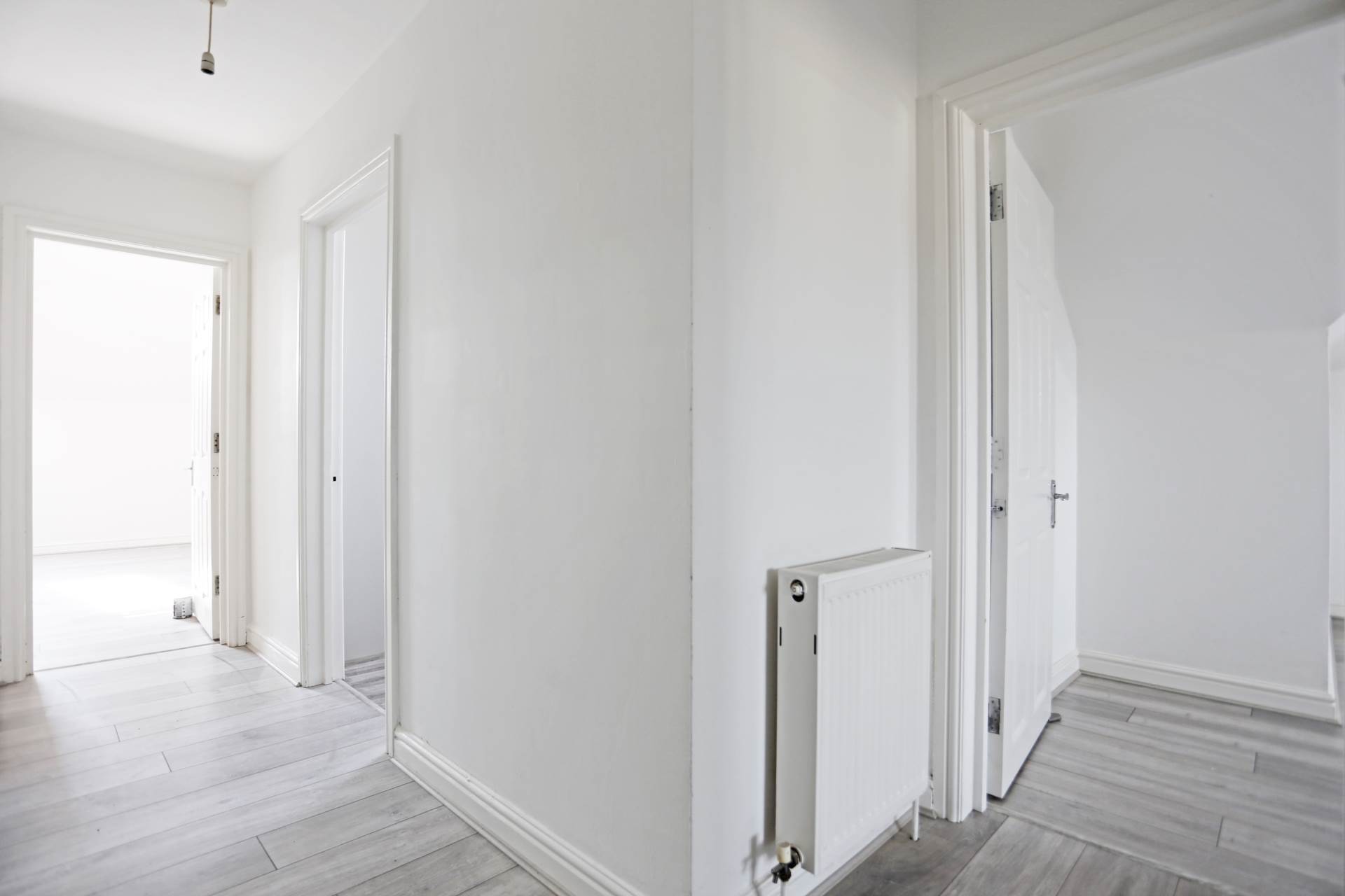 New Road, Rainham, RM13, Image 9
