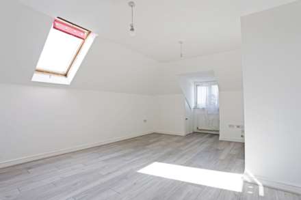 New Road, Rainham, RM13, Image 4
