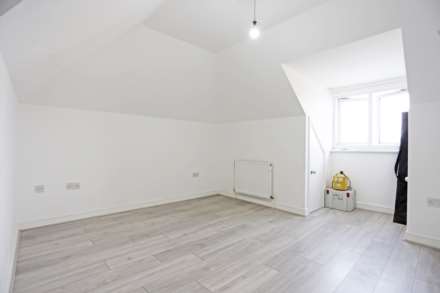 New Road, Rainham, RM13, Image 5