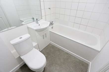 New Road, Rainham, RM13, Image 7
