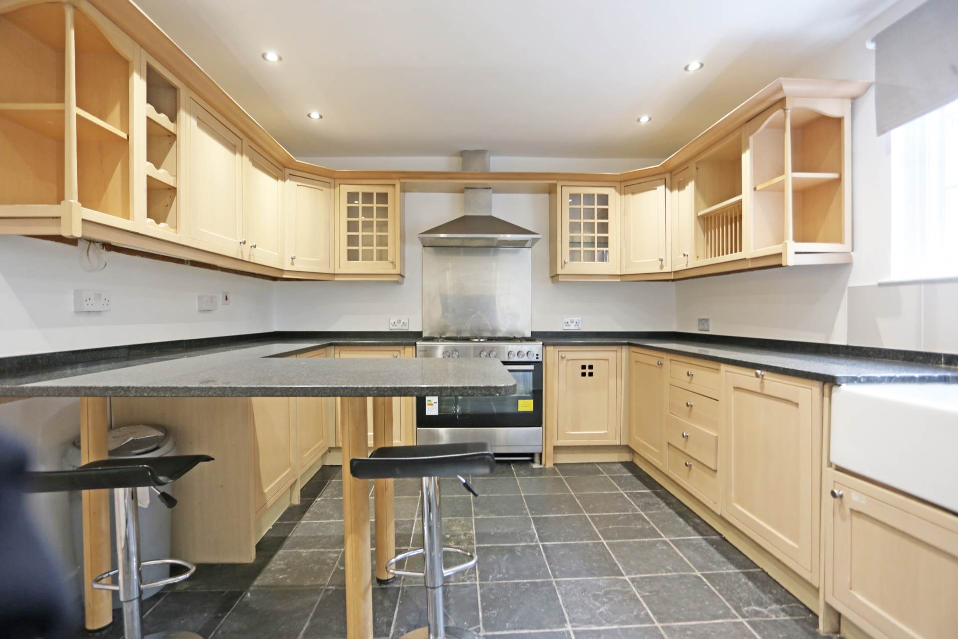 High Road, Loughton, IG10, Image 2