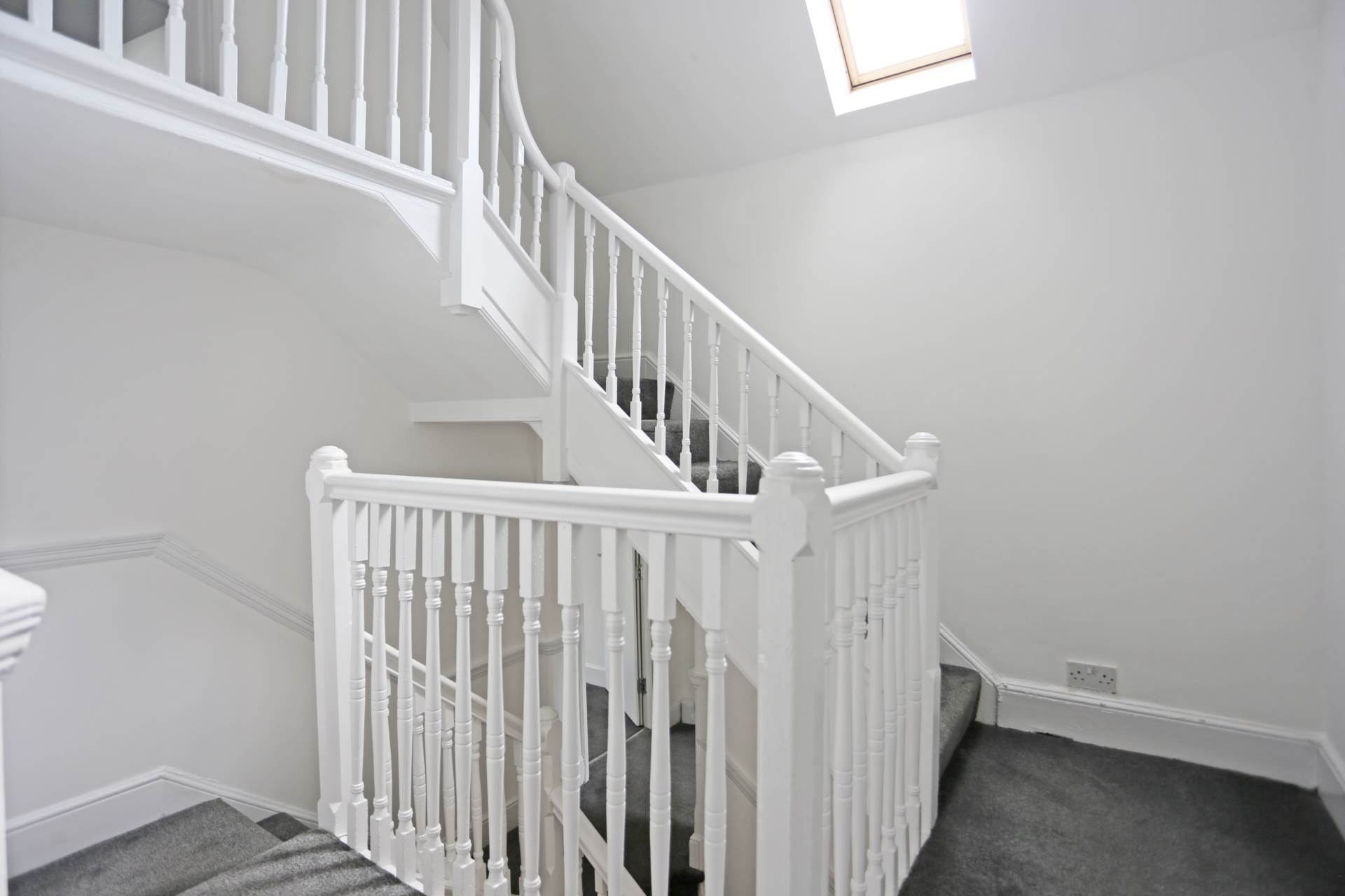 High Road, Loughton, IG10, Image 20