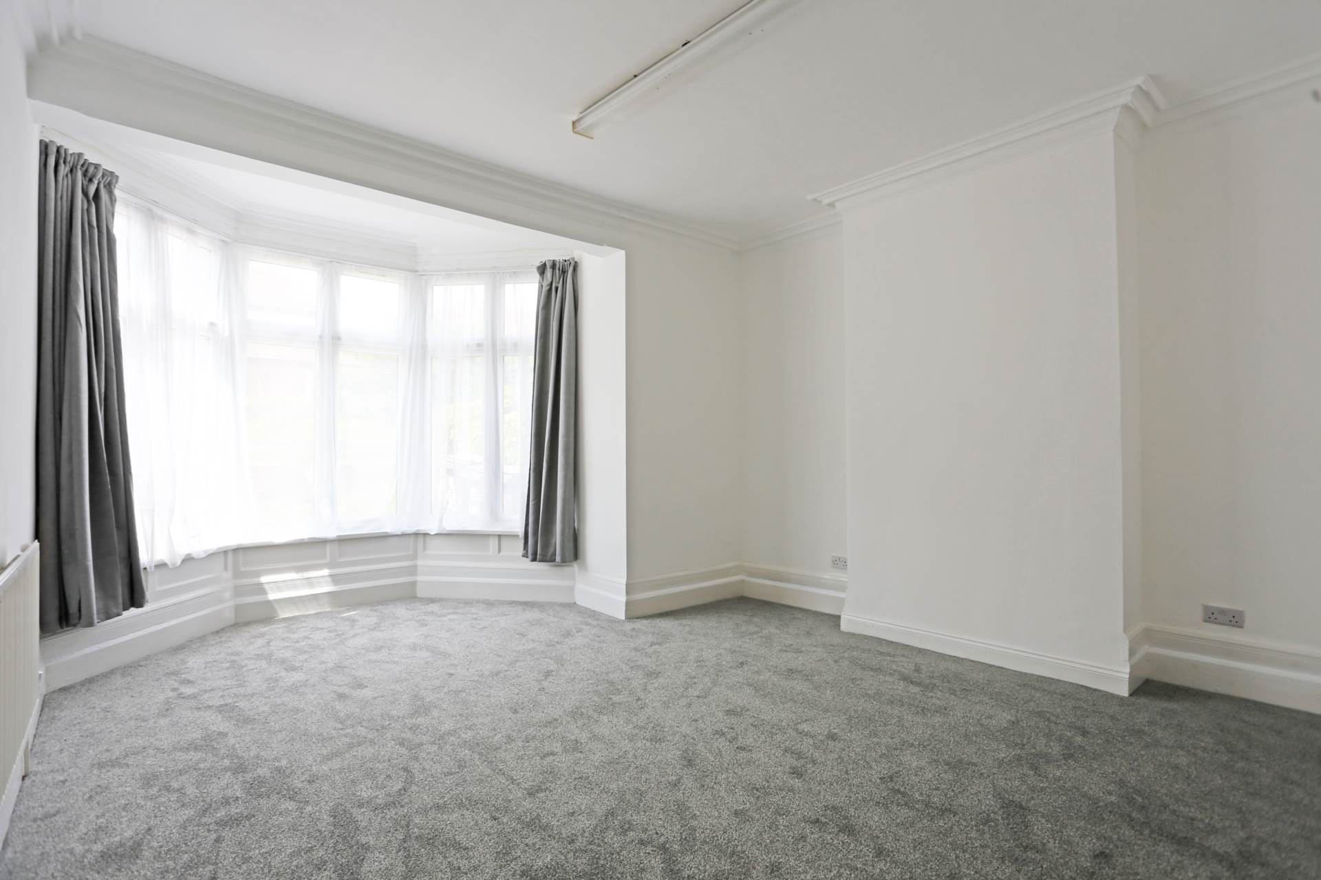 High Road, Loughton, IG10, Image 4