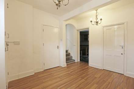 High Road, Loughton, IG10, Image 3
