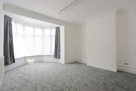 High Road, Loughton, IG10, Image 4