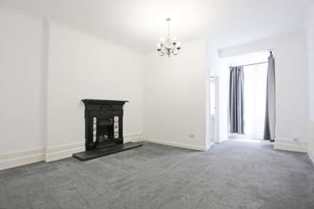 High Road, Loughton, IG10, Image 5