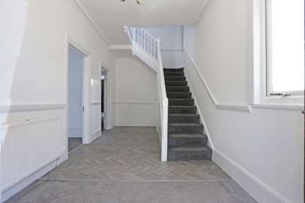 High Road, Loughton, IG10, Image 7