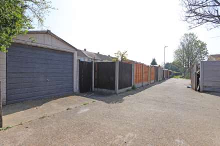 Crabtree Avenue, Marks Gate, RM6, Image 12