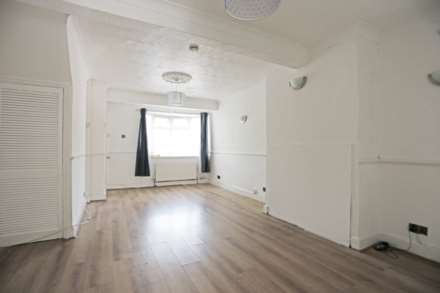 Oval Road North, Dagenham, RM10, Image 5