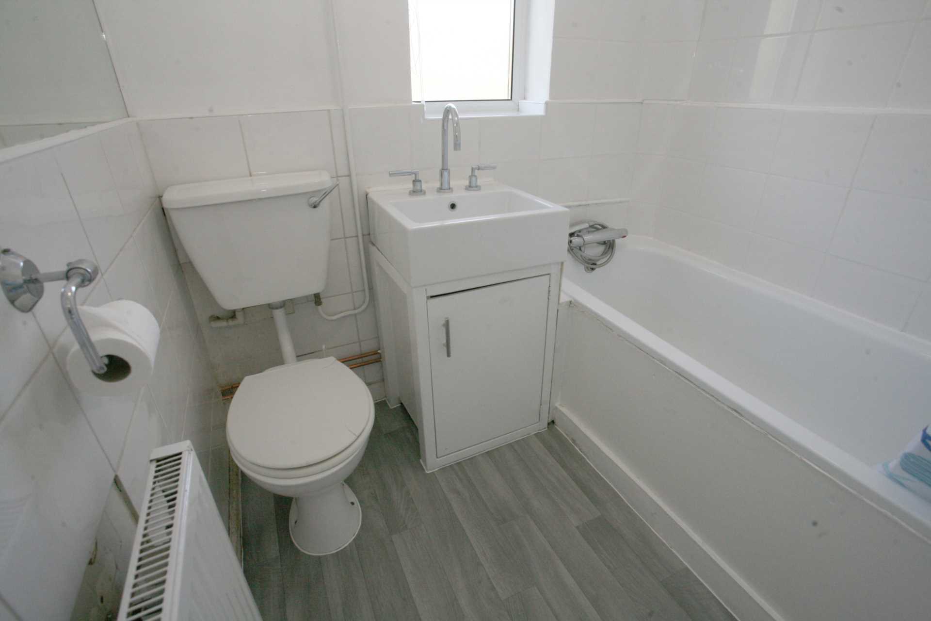 Waverley Road, Rainham, RM13, Image 9