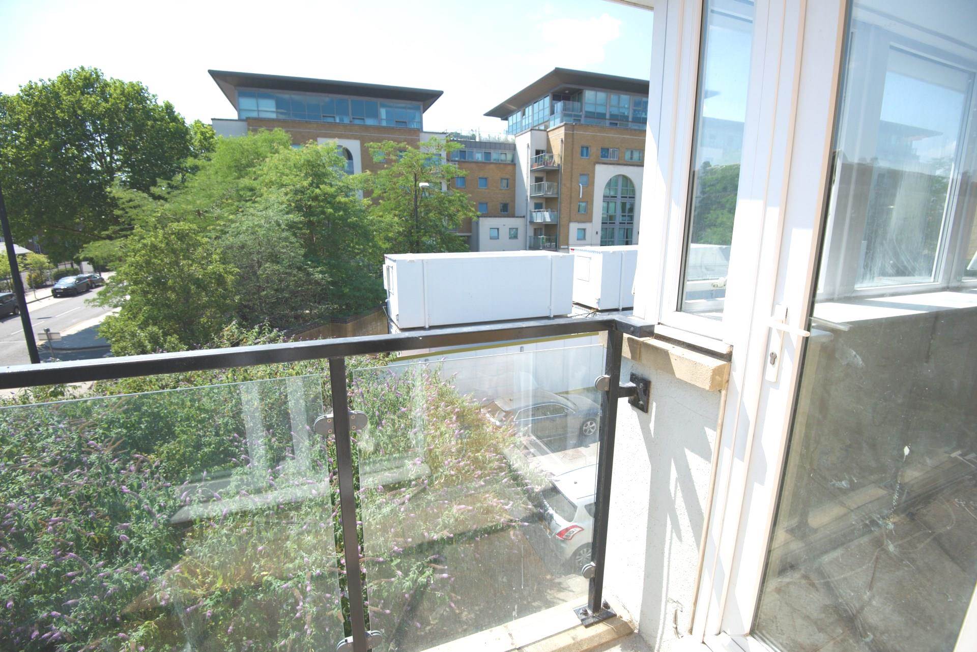 121 Erebus Drive SE28 0GB, Image 12