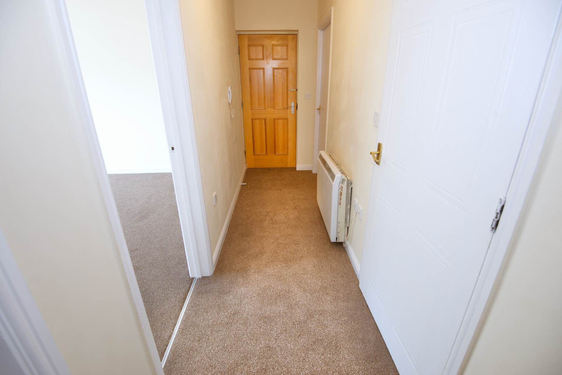 121 Erebus Drive SE28 0GB, Image 2