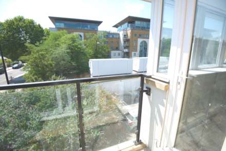 121 Erebus Drive SE28 0GB, Image 12