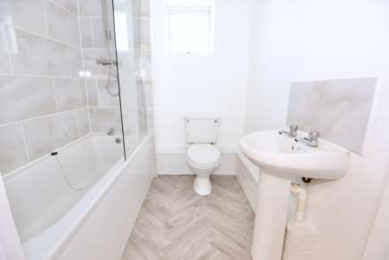 121 Erebus Drive SE28 0GB, Image 4