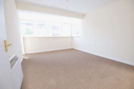 121 Erebus Drive SE28 0GB, Image 5