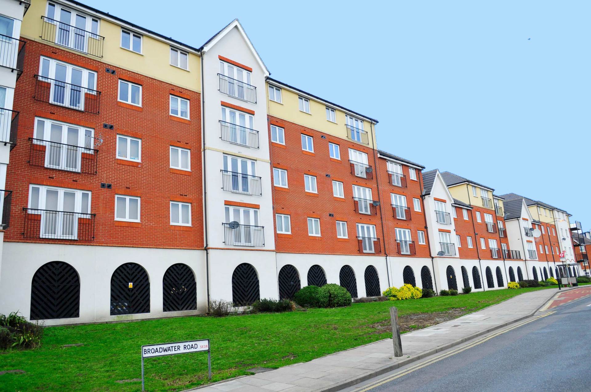 Pettacre Close, Thamesmead West, SE28 0PB, Image 1