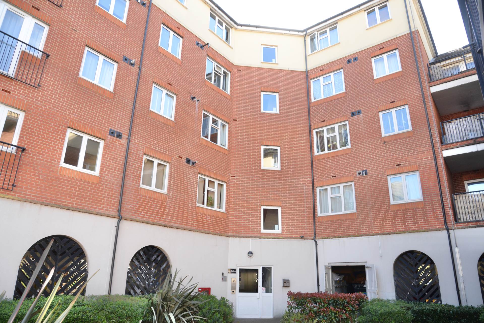 Pettacre Close, Thamesmead West, SE28 0PB, Image 2